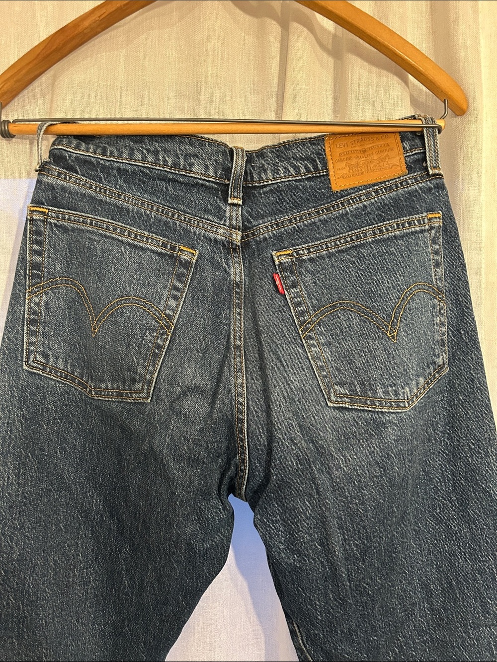 Levi's Wedgie Straight Leg Women's Jeans in Dark Blue Denim - Picture 2 of 4
